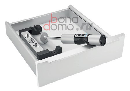 Встраиваемый блендер (миксер) Ritter ESM 50, снятый с зарядной станции и готовый к работе