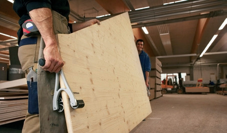 Держатель для переноски плит Bessey KFP - пример использования Держатель для переноски плит Bessey KFP - пример использования