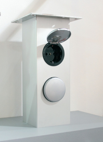 Барная консоль (опора) Jumbo, Германия - с розетками, снабженными крышками Барная консоль (опора) Jumbo, Германия - с розетками, снабженными крышками