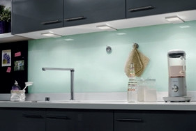 Мебельный светодиодный cветильник L-Pad Dynamic для рабочей зоны кухни (Hera, Германия) Мебельный светодиодный cветильник L-Pad Dynamic для рабочей зоны кухни (Hera, Германия)