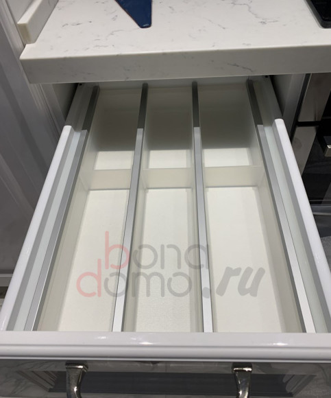 Лоток для столовых приборов Cuisio, белый, для шкафа 400мм, в интерьере (Ninka, Германия) Лоток для столовых приборов Cuisio, белый, для шкафа 400мм, в интерьере (Ninka, Германия)