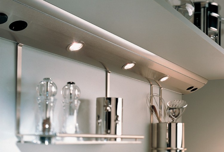 УЦЕНКА! Угловой кухонный светильник с розетками Futura 1060 x 1560 мм, спец. изготовление (Hera, Германия)