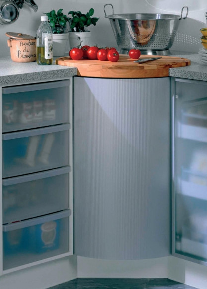 Пример применения доски с угловым шкафом со скругленным фасадом, ф.2.